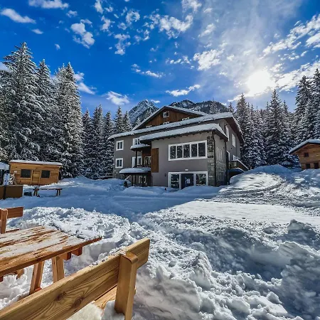 Chalet Queen-3