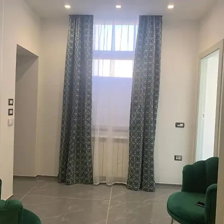 Aurora Luxury Rooms Affittacamere-3