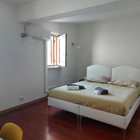 Benedetto Cairoli Guest House-2