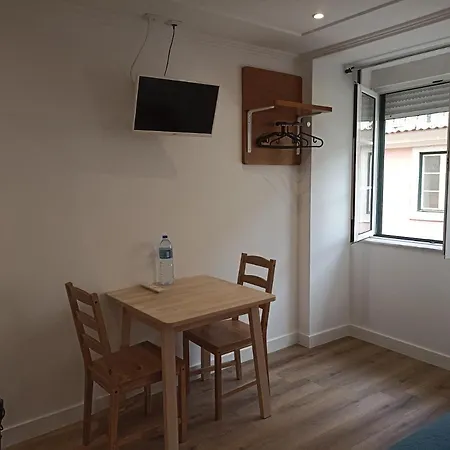 Martim Moniz 28 Guest House-3