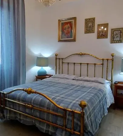 Pisa Central Station Room Rent-2