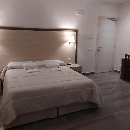 Hotel Holiday-2