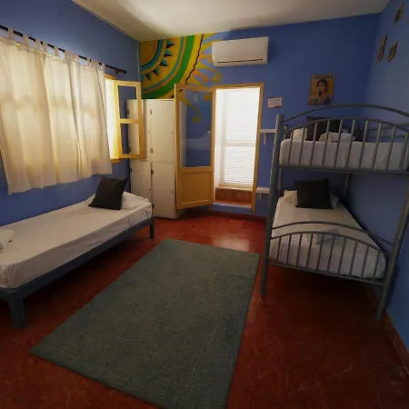Hostal Giramundo-3