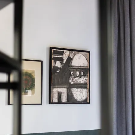 Weber Hotel 397-3