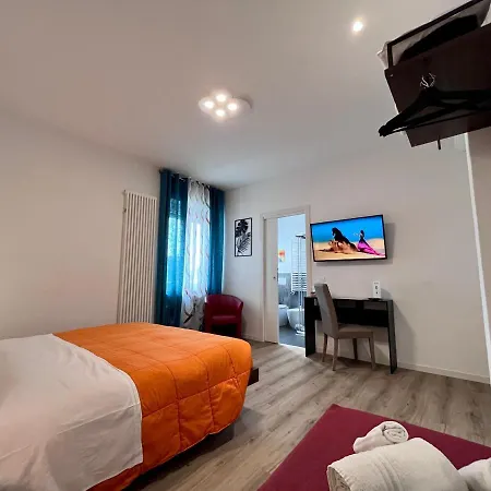 Verona Rooms 109-2