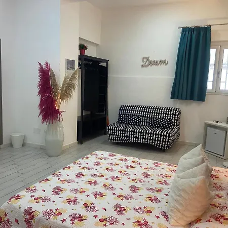 Dora'S House-3