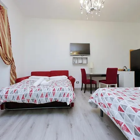 Lucky Holiday Rooms-3