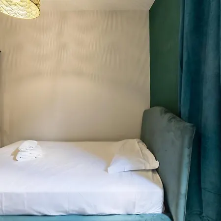 Room Eleven-2