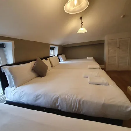 Belgravia Rooms Hotel-3