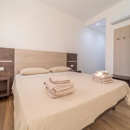 Mentana Rooms-2