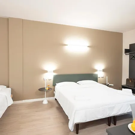 Astoria Comfort Rooms-2