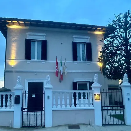 Four Lions Villa Guesthouse-3