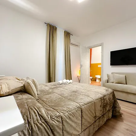 Colosseum Luxury Guest House-3