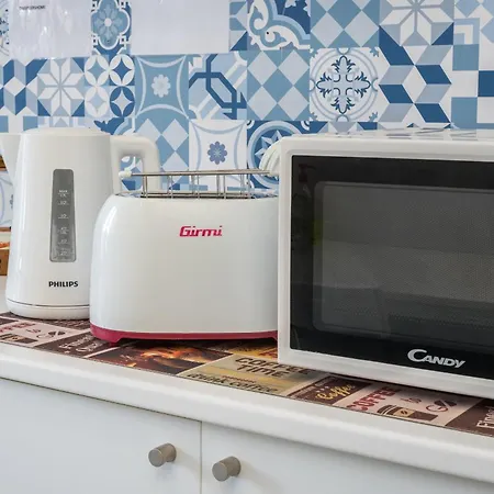 Travelershome Ciampino&Morena Guesthouse-3