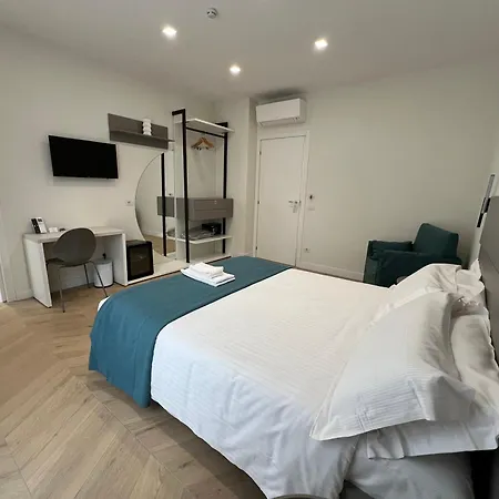 Vittoria's Luxury Rooms-2