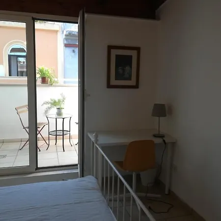 Benedetto Cairoli Guest House-3