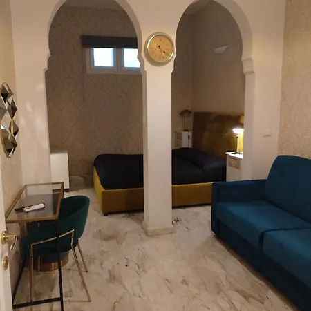 B&B Mini Hotel Incity-Close Train Station And Port--2