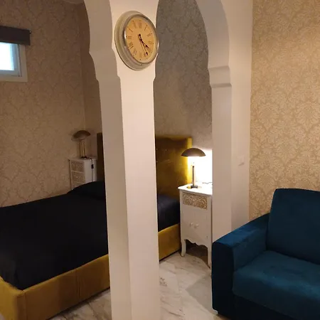 B&B Mini Hotel Incity-Close Train Station And Port--3