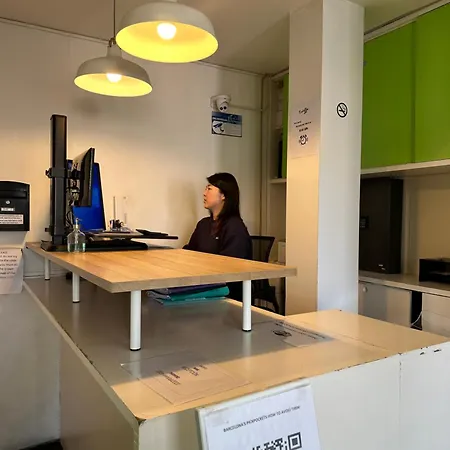 Central And Basic Universitat For Young Hostel-2