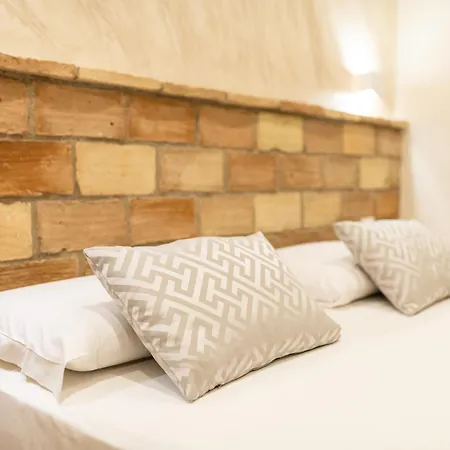 Top Floor Colosseo Guesthouse-3