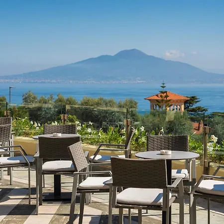 Grand Hotel Vesuvio-2