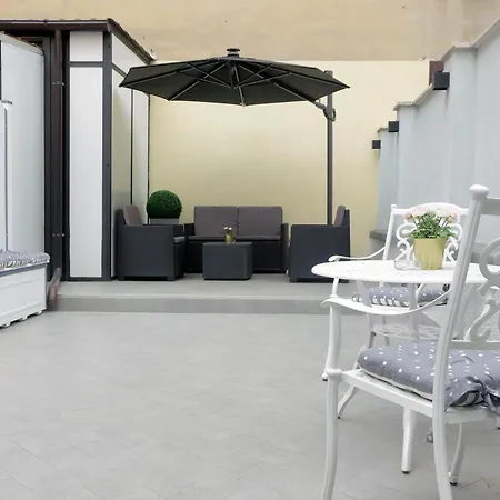 Roman Holiday Suites-2