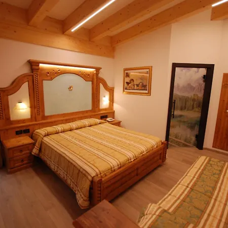 Hotel Chalet Alaska-3