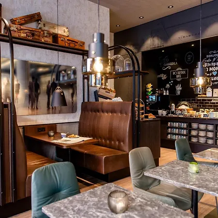 Motel One Nuernberg-City-2