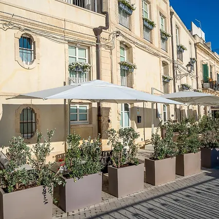 Palazzo Alfeo Aparthotel-3