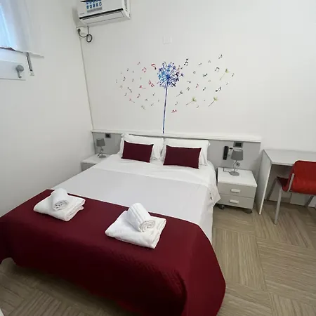 La Lirica rooms-3