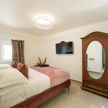 Ortigia Boutique Suites-3