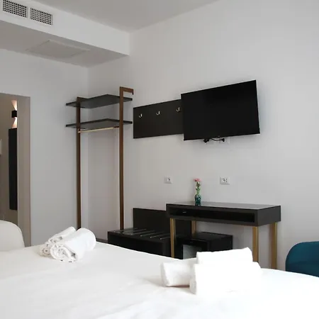 Joyful 148 Luxury Guest House-3