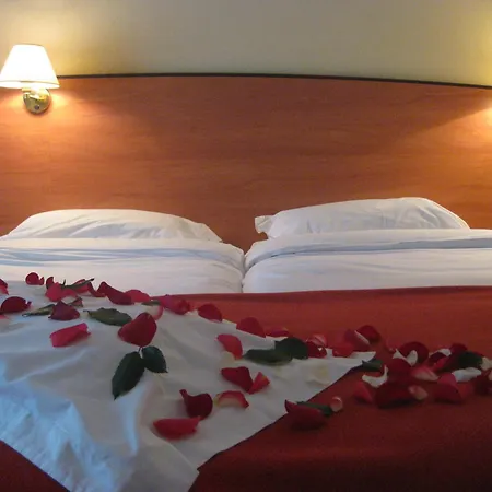 Hotel Eden Montmartre-3