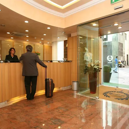 Le Petit Hotel-2