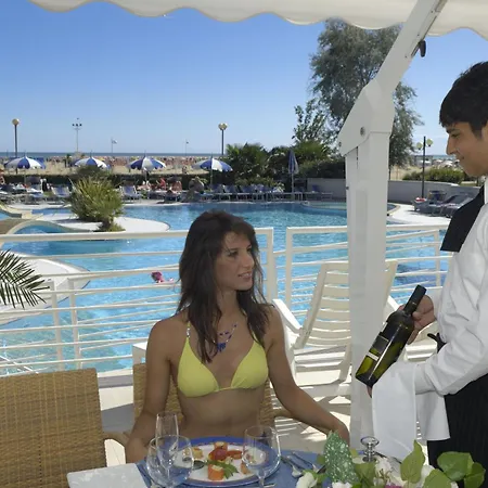 Majestic Beach Hotel & Wellness-2