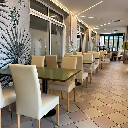 Hotel Storione-3