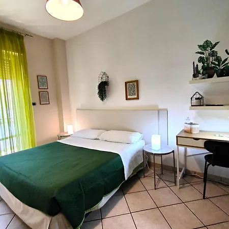Casa Viola a 900 mt dalla Staz. Centrale-2