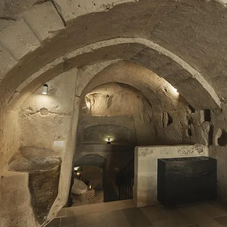 Aque Cave-2