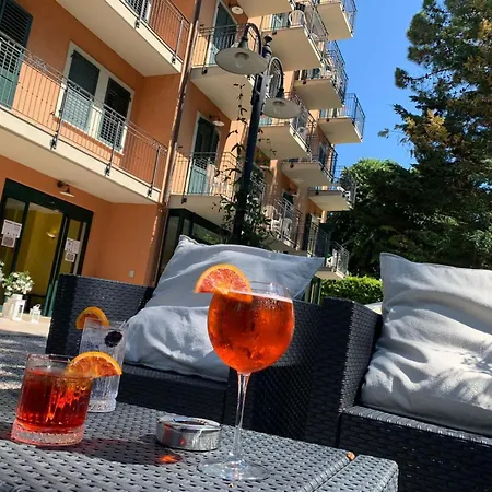 Hotel B&B Des Bains Milano Marittima-3