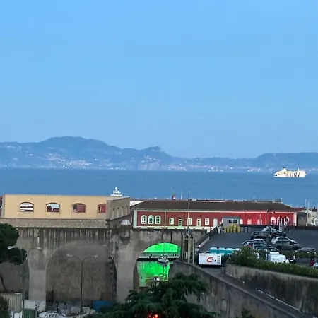 IL MASTIO Panoramic GUESTHOUSE - Vista Mare Napoli Centro-3