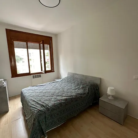 Olimpia House - Camere Accoglienti in Posizione Strategica-3