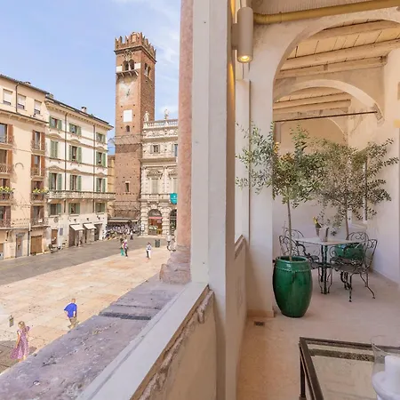 Corte Realdi Suites Piazza Erbe-2