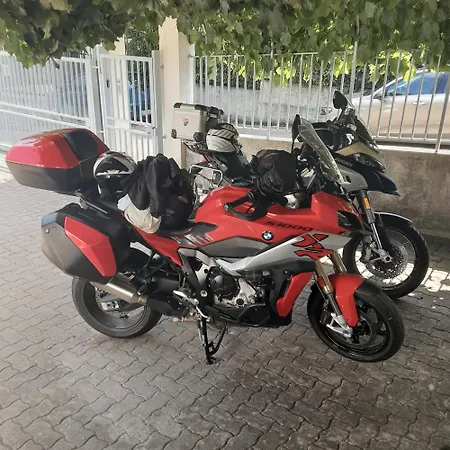 AceroRosso B&B-3