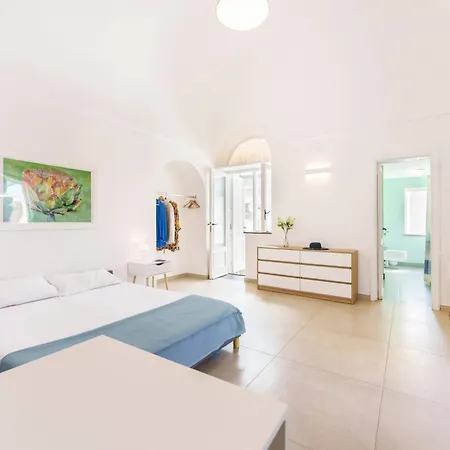 Gioia 13 Rooms & Apartments-3