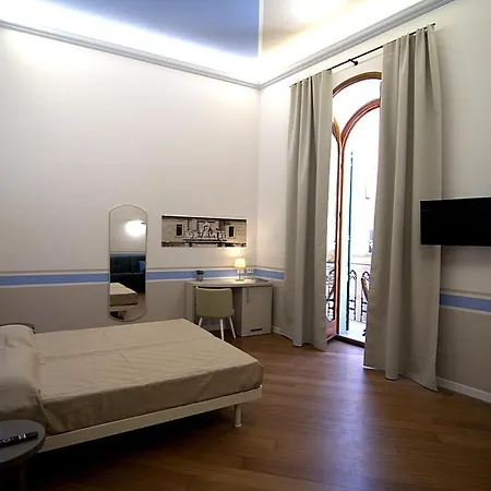 Giuliani Rooms-2