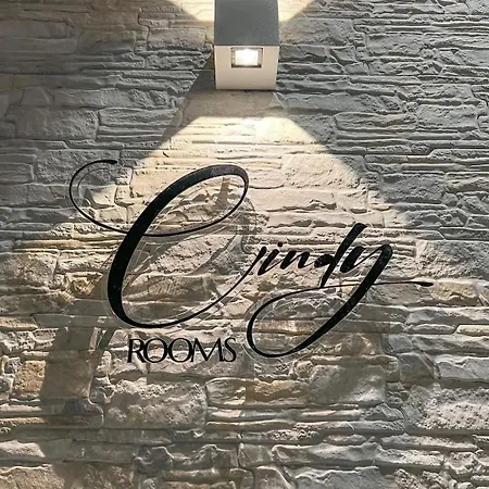 Cindy Rooms-3