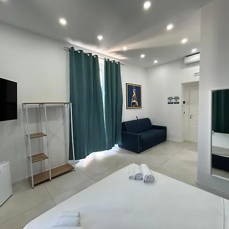 Enjoy Rooms Naples-3