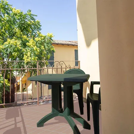 Athena Rooms - Parcheggio privato-2