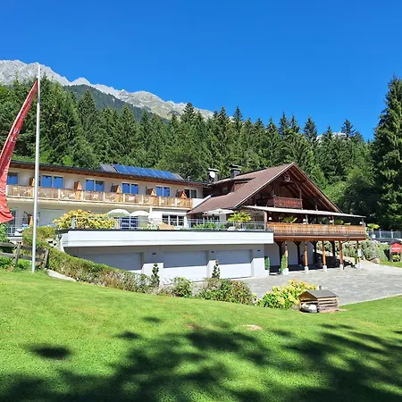 Sweet Cherry - Boutique & Guesthouse Tyrol-3