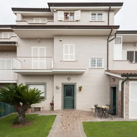 Castelbarco House B-3
